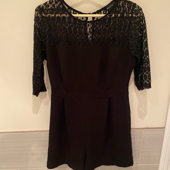 Romper with Crochet Lace Sleeves - Picture 1 of 3